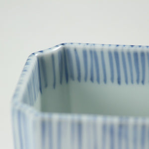 お買い得食器 有田焼 手描き 麦藁手四方隅入 筒向付 1客 未使用高級和食器 和食器 日本料理 おしゃれな器 現代工藝 dbsy15311