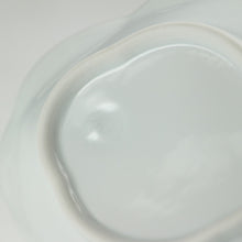 Load image into Gallery viewer, お買い得食器 泰山白磁 七宝縁 菱形小皿 1客 未使用高級和食器 和食器 日本料理 おしゃれな器 現代工藝/伝統工芸工房 デッドストック 陶芸 陶磁器 古陶磁 porcelain, 高級料亭,レストラン食器 dbsy15315
