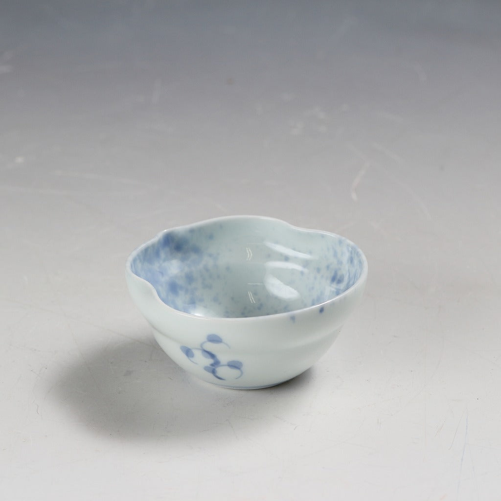 お買い得食器 有田焼 手描き 吹墨 瓢形 小付 1客 未使用高級和食器 和食器 日本料理 おしゃれな器 現代工藝/伝統工芸工房 dbsy15312