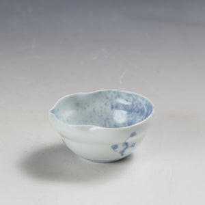 お買い得食器 有田焼 手描き 吹墨 瓢形 小付 1客 未使用高級和食器 和食器 日本料理 おしゃれな器 現代工藝/伝統工芸工房 dbsy15312