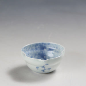 お買い得食器 有田焼 手描き 吹墨 瓢形 小付 1客 未使用高級和食器 和食器 日本料理 おしゃれな器 現代工藝/伝統工芸工房 dbsy15312
