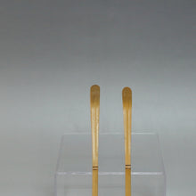 Load image into Gallery viewer, 茶杓 白竹中節 上 一点ガチャ(Chasen, banboo tea spoon /made in JAPAN) 新品茶道具 CBSY132
