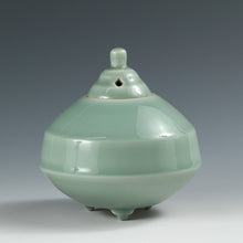 画像をギャラリービューアに読み込む, 近代工芸作家 長谷川治｜HASEGAWA Osamu( 京都, 1933‐2015) 清水焼 青磁 大香炉 共箱 dbsy13866-k
