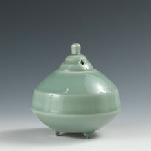 画像をギャラリービューアに読み込む, 近代工芸作家 長谷川治｜HASEGAWA Osamu( 京都, 1933‐2015) 清水焼 青磁 大香炉 共箱 dbsy13866-k
