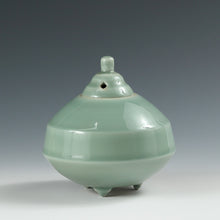 画像をギャラリービューアに読み込む, 近代工芸作家 長谷川治｜HASEGAWA Osamu( 京都, 1933‐2015) 清水焼 青磁 大香炉 共箱 dbsy13866-k
