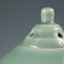 画像をギャラリービューアに読み込む, 近代工芸作家 長谷川治｜HASEGAWA Osamu( 京都, 1933‐2015) 清水焼 青磁 大香炉 共箱 dbsy13866-k
