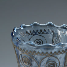 将图片加载到图库查看器，ヴィンテージ 手吹ガラス 鍍銀オリエンタルモチーフカバー フラワーベース (1930年代頃)木箱添 dbsy15913-9
