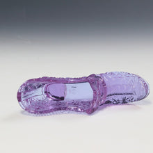 Load image into Gallery viewer, アメリカヴィンテージ BOYD｜ボイド社(USA,1978-80年代) バイオレットデイジーボタン アートガラス リボンシューズ 女の子を素敵な処へ運ぶラッキーアイテム dbsy15903-9
