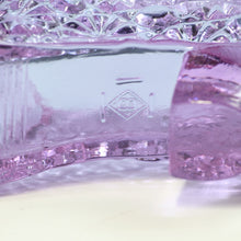 Load image into Gallery viewer, アメリカヴィンテージ BOYD｜ボイド社(USA,1978-80年代) バイオレットデイジーボタン アートガラス リボンシューズ 女の子を素敵な処へ運ぶラッキーアイテム dbsy15903-9
