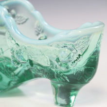 将图片加载到图库查看器，アメリカヴィンテージ FENTON｜フェントン(USA,1950-70年代) ミントグリーンキャベツローズ オパールセント アートガラス キャットシューズ 女の子を素敵な処へ運ぶラッキーアイテム dbsy15899-9
