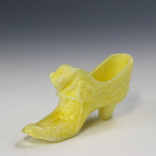 将图片加载到图库查看器，アメリカヴィンテージ BOYD｜ボイド社(USA,1978-80年代) デイジーボタン イエローミルクガラス キャットシューズ 女の子を素敵な処へ運ぶラッキーアイテム dbsy15901-9
