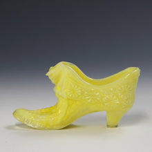 将图片加载到图库查看器，アメリカヴィンテージ BOYD｜ボイド社(USA,1978-80年代) デイジーボタン イエローミルクガラス キャットシューズ 女の子を素敵な処へ運ぶラッキーアイテム dbsy15901-9
