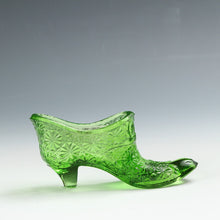 將圖片載入圖庫檢視器 アメリカヴィンテージ FENTON｜フェントン(USA,1950-70年代) グリーンデイジーボタン アートガラス シューズ 女の子を素敵な処へ運ぶラッキーアイテム dbsy15883-9
