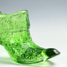 將圖片載入圖庫檢視器 アメリカヴィンテージ FENTON｜フェントン(USA,1950-70年代) グリーンデイジーボタン アートガラス シューズ 女の子を素敵な処へ運ぶラッキーアイテム dbsy15883-9
