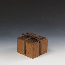 이미지를 갤러리 뷰어에 로드 , おすすめの ちょっといい骨董茶道具 鋳鉄 やつれ五徳 蓋置 春,3月,4月 時代合わせ木箱 DBSY12922-c
