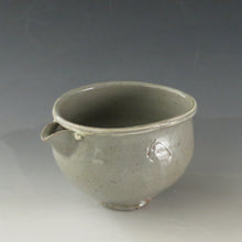 Load image into Gallery viewer, Karatsu ware dbsy10130-s, single-mouthed bowl, approximately 350cc, incense bowl, sake cup, for pouring matcha.
