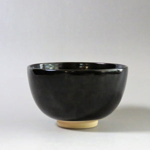 KIMURA Sanka (Kyoto 1943-) Kiyomizu ware, gold on black ground, fan-faced crane picture, tea bowl dbsy10449