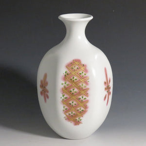 Haruo Inoue (INOUE Haruo/Kyoto,1909-1975) Painted vase, Kiyomizu ware, gold colored cinnabar vase Nitten judge, councilor dfsy10334-d