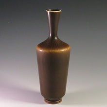 Load image into Gallery viewer, Berndt Friberg (1899-1981/SWEDEN) Gustavsberg brown glaze vase/vase 21cm dfsy10353-9
