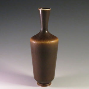 ベルント・フリーベリ(Berndt Friberg,1899-1981/SWEDEN) グスタフスベリ 茶褐釉 花瓶/vase 21㎝ dfsy10353-9