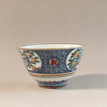 Load image into Gallery viewer, Kyoto Haruaki Ito Kiyomizu-yaki Colored Shouzuite Flower-bird ancient crest Kumide tea bowl 5 servings Also for pouring matcha dbsy10408-b
