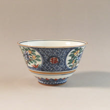 Load image into Gallery viewer, Kyoto Haruaki Ito Kiyomizu-yaki Colored Shouzuite Flower-bird ancient crest Kumide tea bowl 5 servings Also for pouring matcha dbsy10408-b
