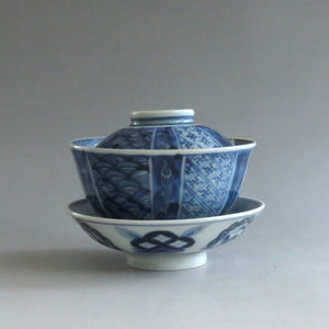 Imari ware (Edo period, circa 1810), patterned lidded bowl, approx. 80cc, Meiji period, hand-painted, treasure-dyed, bottle stand attached, dbsy9614-b
