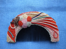 Load image into Gallery viewer, Era: Crafted decorative comb, Kusudama, wooden, Taisho - Showa
